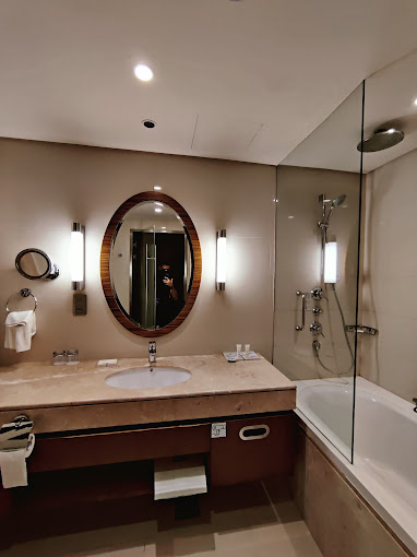 Crowne Plaza Business Park — 17