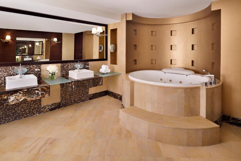 Grand Marina Intercontinental Hotel — 17