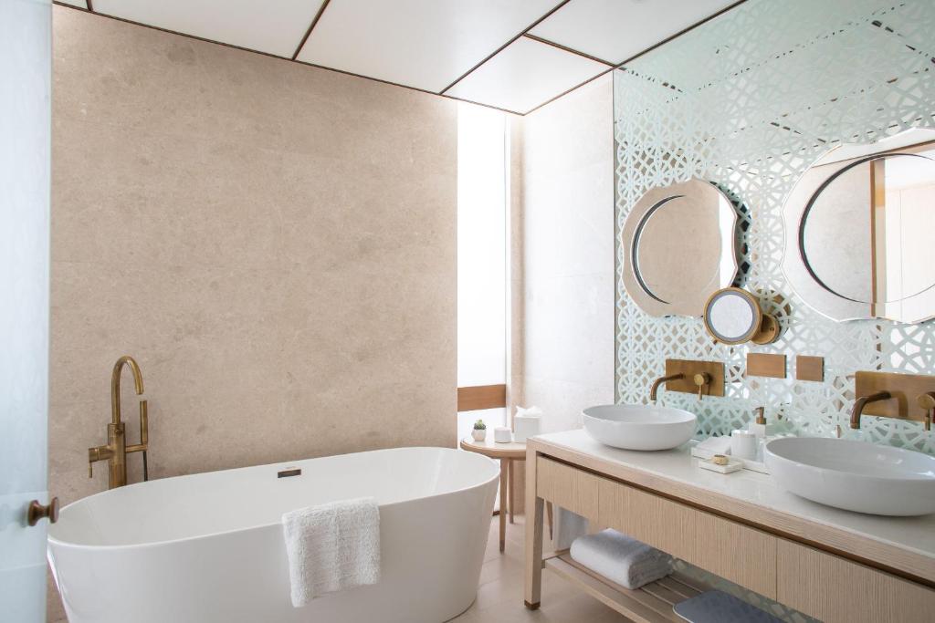 Jumeirah Hotel Saadiyat Island Resort — 4