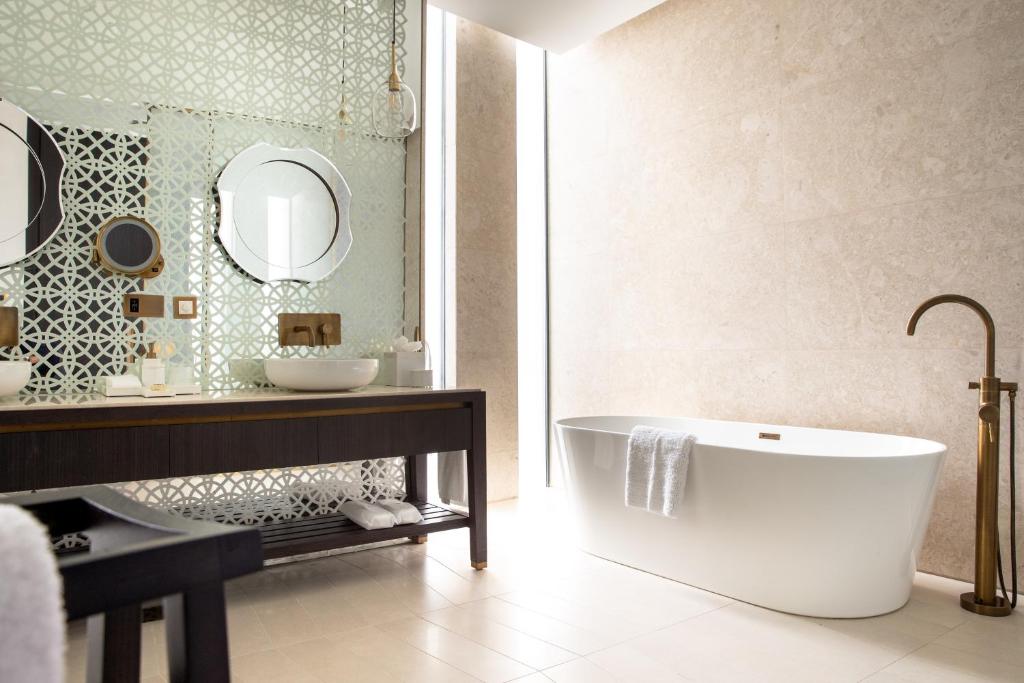 Jumeirah Rotana Hotel — 8
