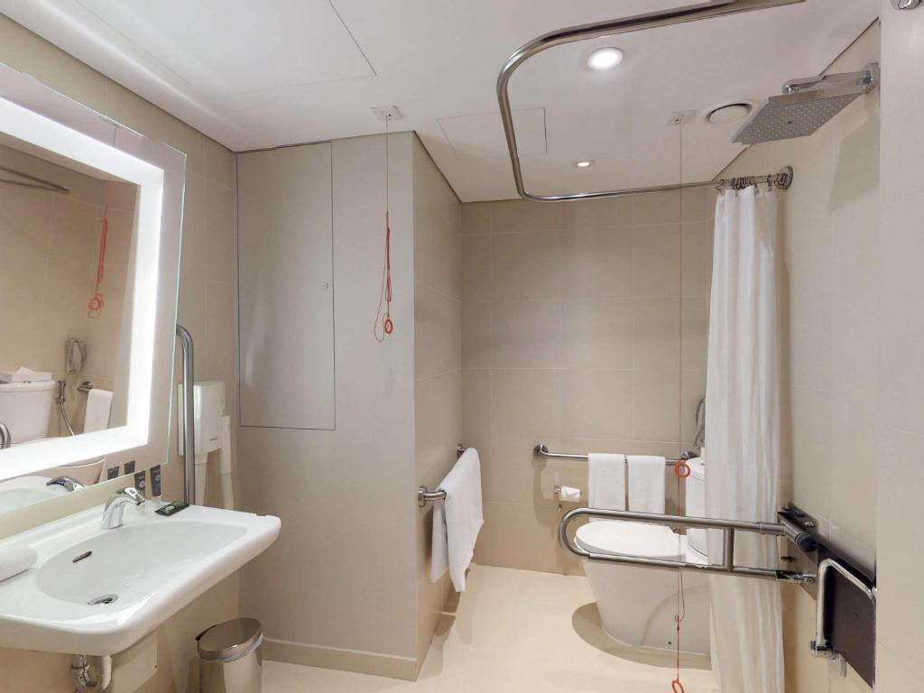 Novotel Hotel — 1